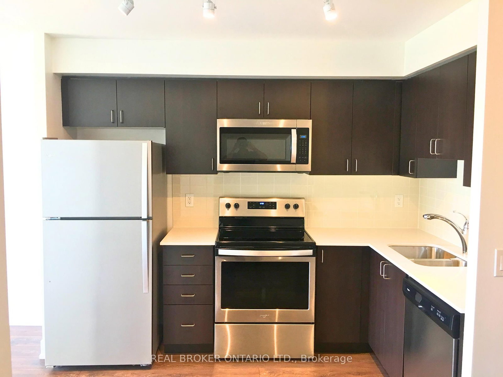 1255 Bayly Street W, Unit 505 - Photo 2