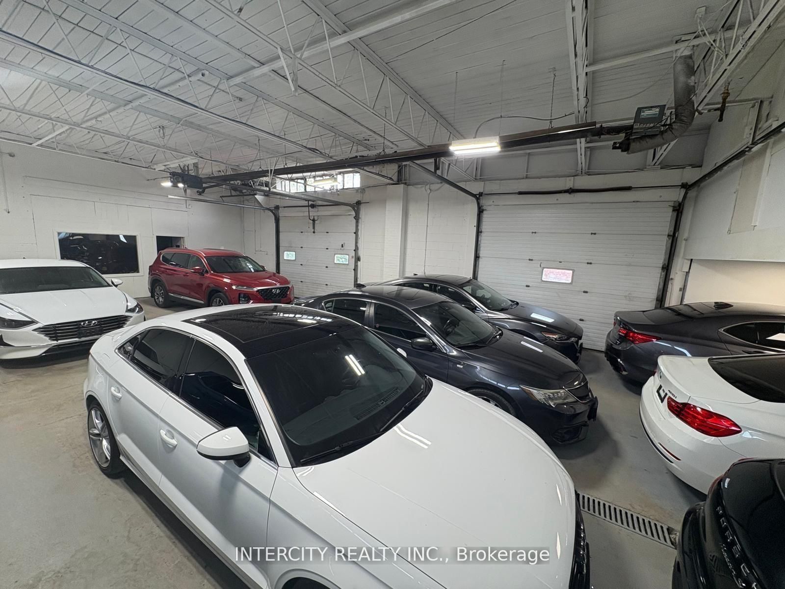 1890 Lawrence Avenue E - Photo 10