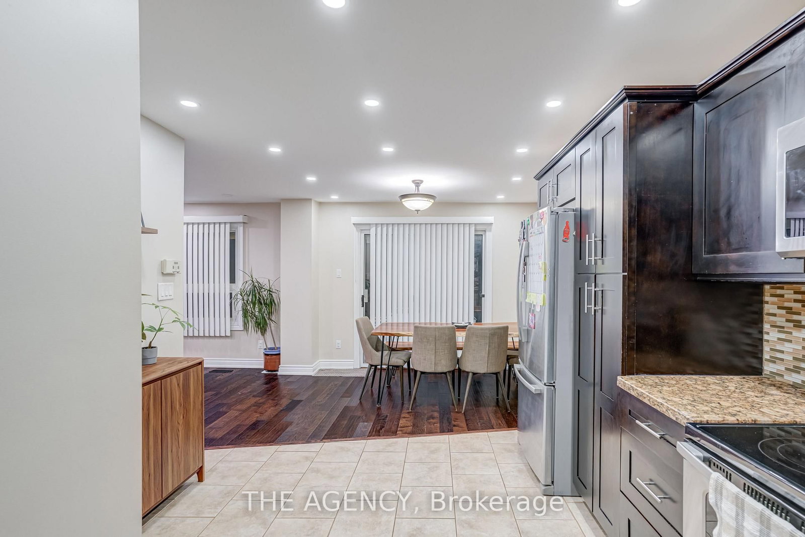 Detached House for sale at 513 Alder Court, Pickering, Ontario, L1V 4T2 - Amberlea - MLS: E12960866