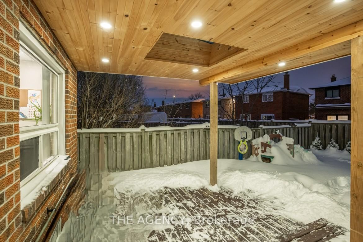 Detached House for sale at 513 Alder Court, Pickering, Ontario, L1V 4T2 - Amberlea - MLS: E12960866