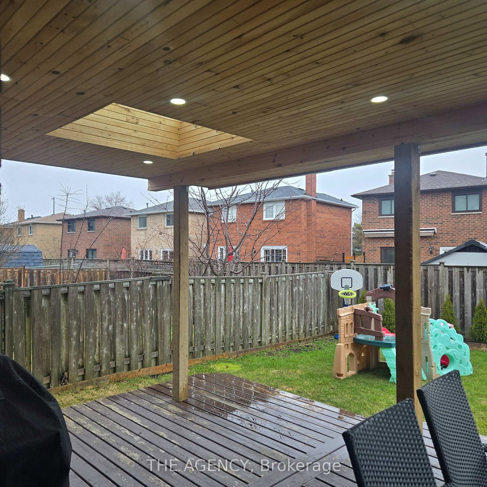 Detached House for sale at 513 Alder Court, Pickering, Ontario, L1V 4T2 - Amberlea - MLS: E12960866