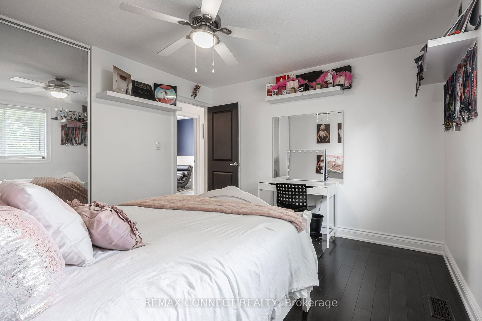 32 Harland Crescent - Photo 25