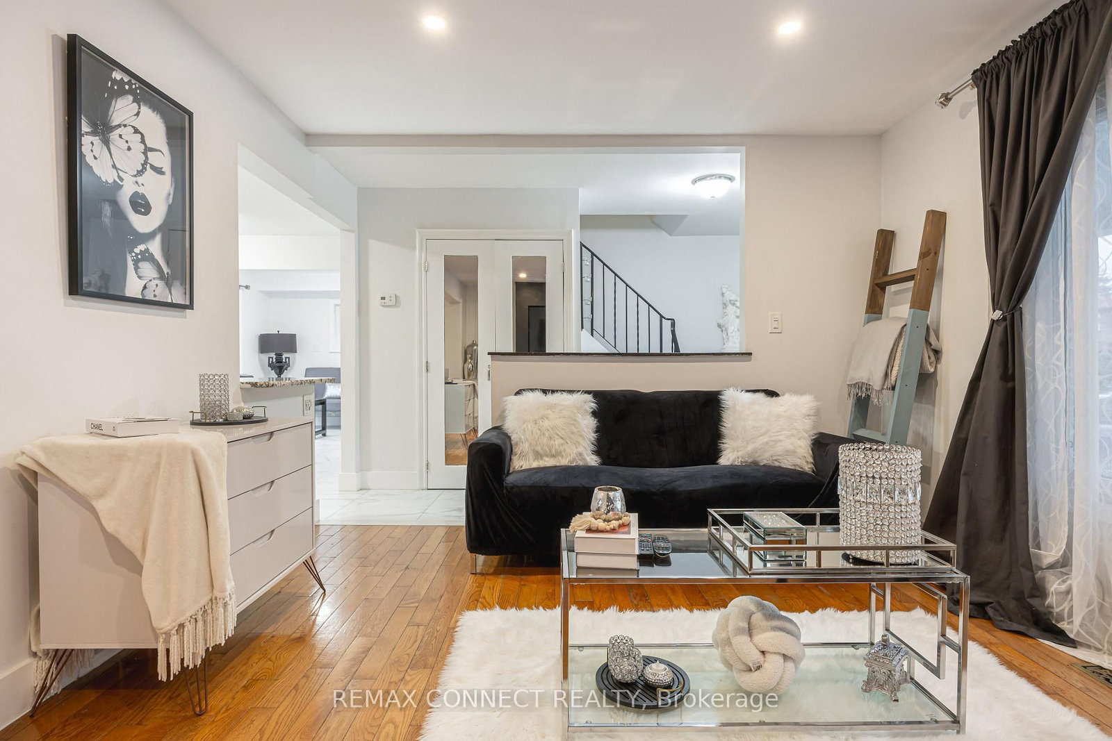 32 Harland Crescent - Photo 8