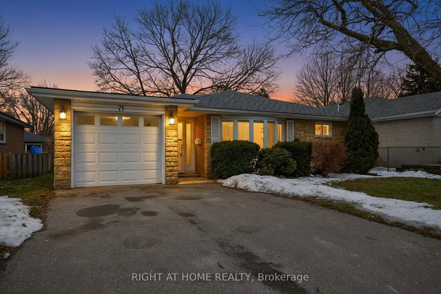 71 Banmoor Boulevard