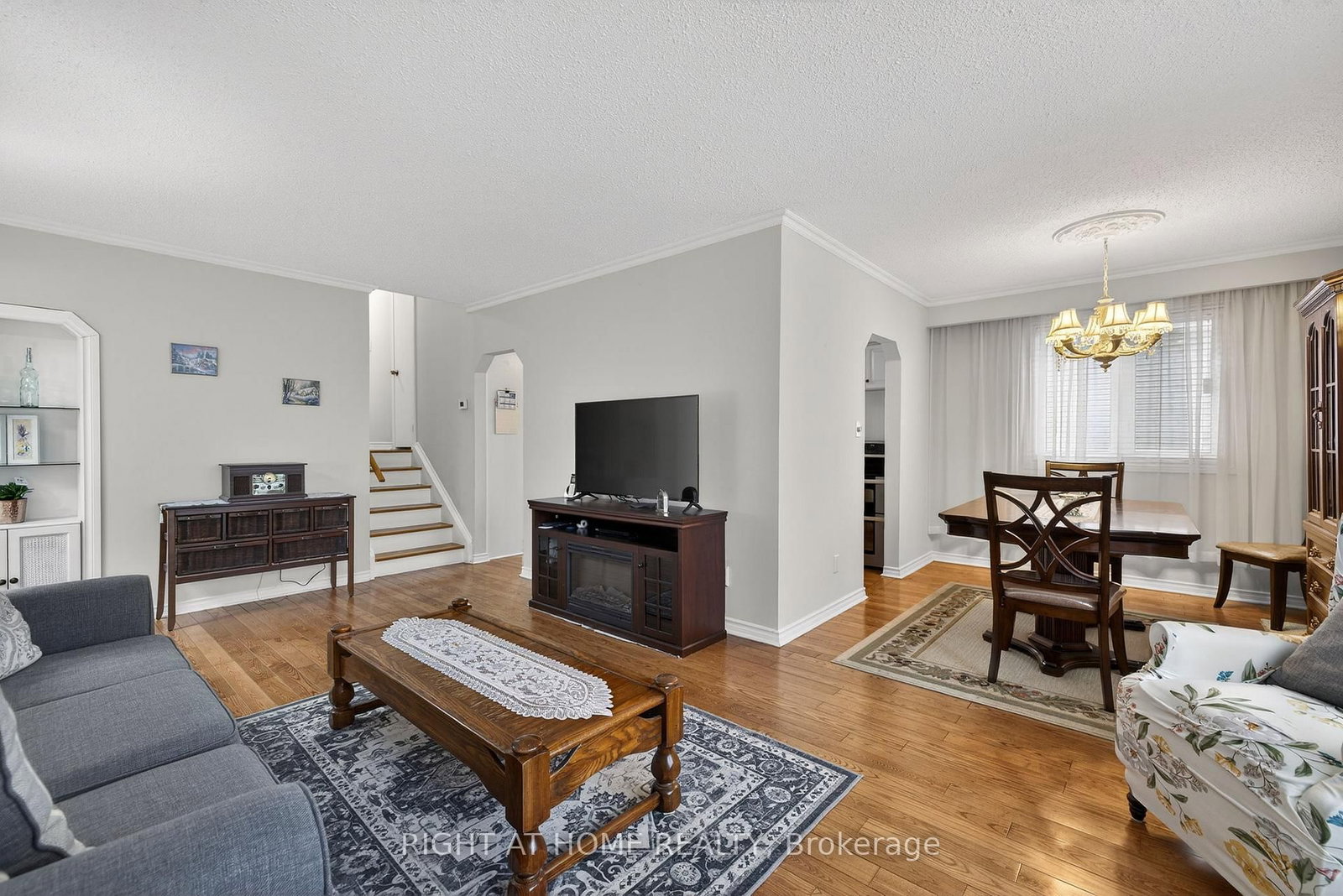 Detached House for sale at 71 Banmoor Boulevard, Toronto, Ontario, M1J 2Z4 - Woburn - MLS: E12961388