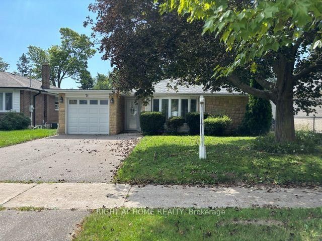 71 Banmoor Boulevard