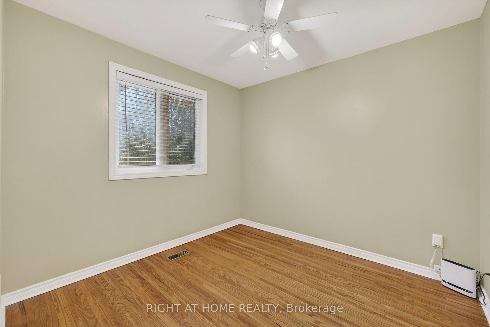 Detached House for sale at 71 Banmoor Boulevard, Toronto, Ontario, M1J 2Z4 - Woburn - MLS: E12961388