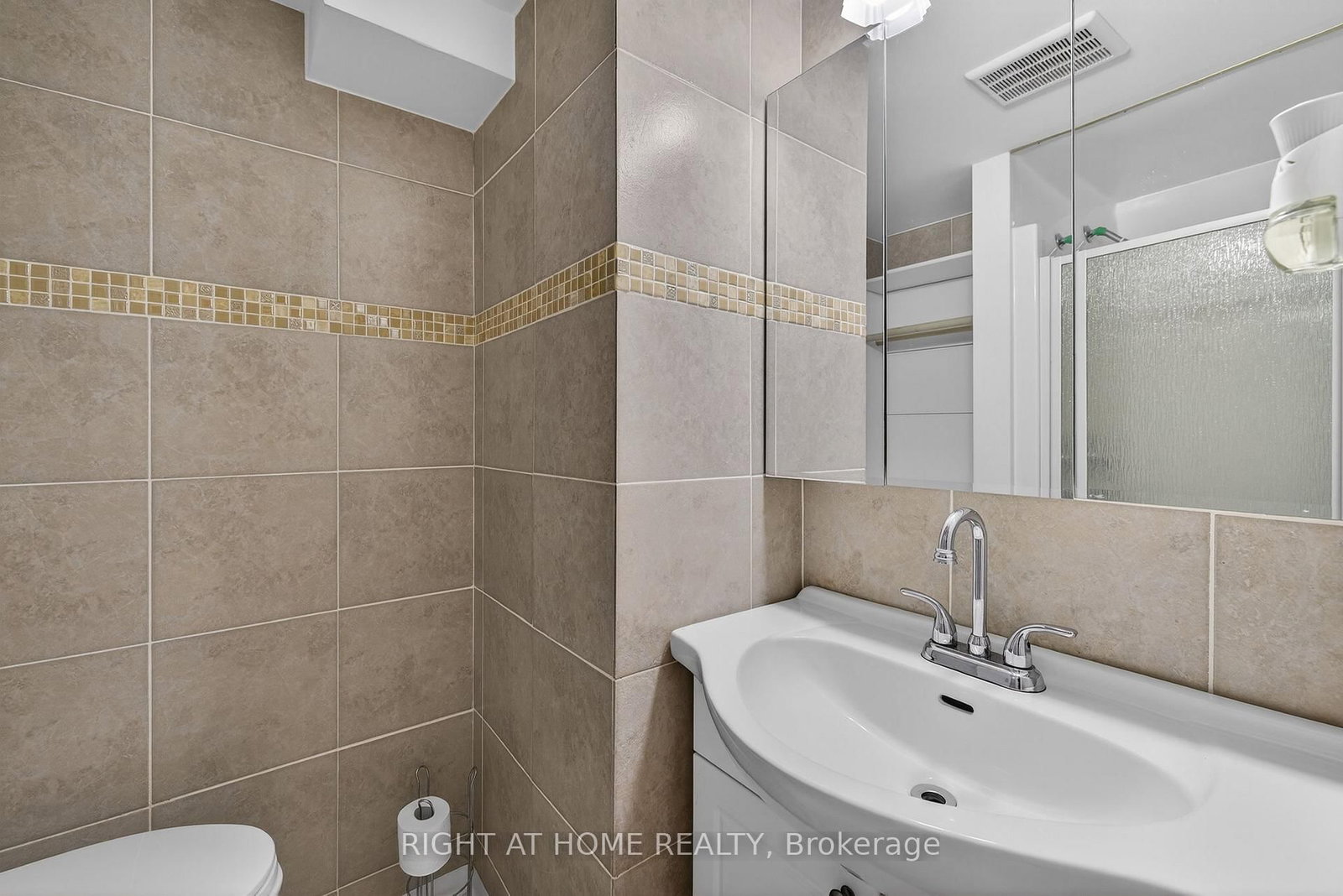 Detached House for sale at 71 Banmoor Boulevard, Toronto, Ontario, M1J 2Z4 - Woburn - MLS: E12961388