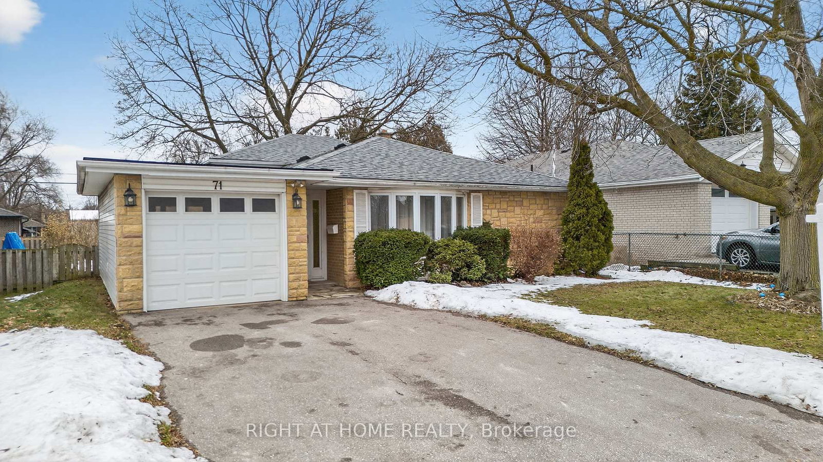 Detached House for sale at 71 Banmoor Boulevard, Toronto, Ontario, M1J 2Z4 - Woburn - MLS: E12961388