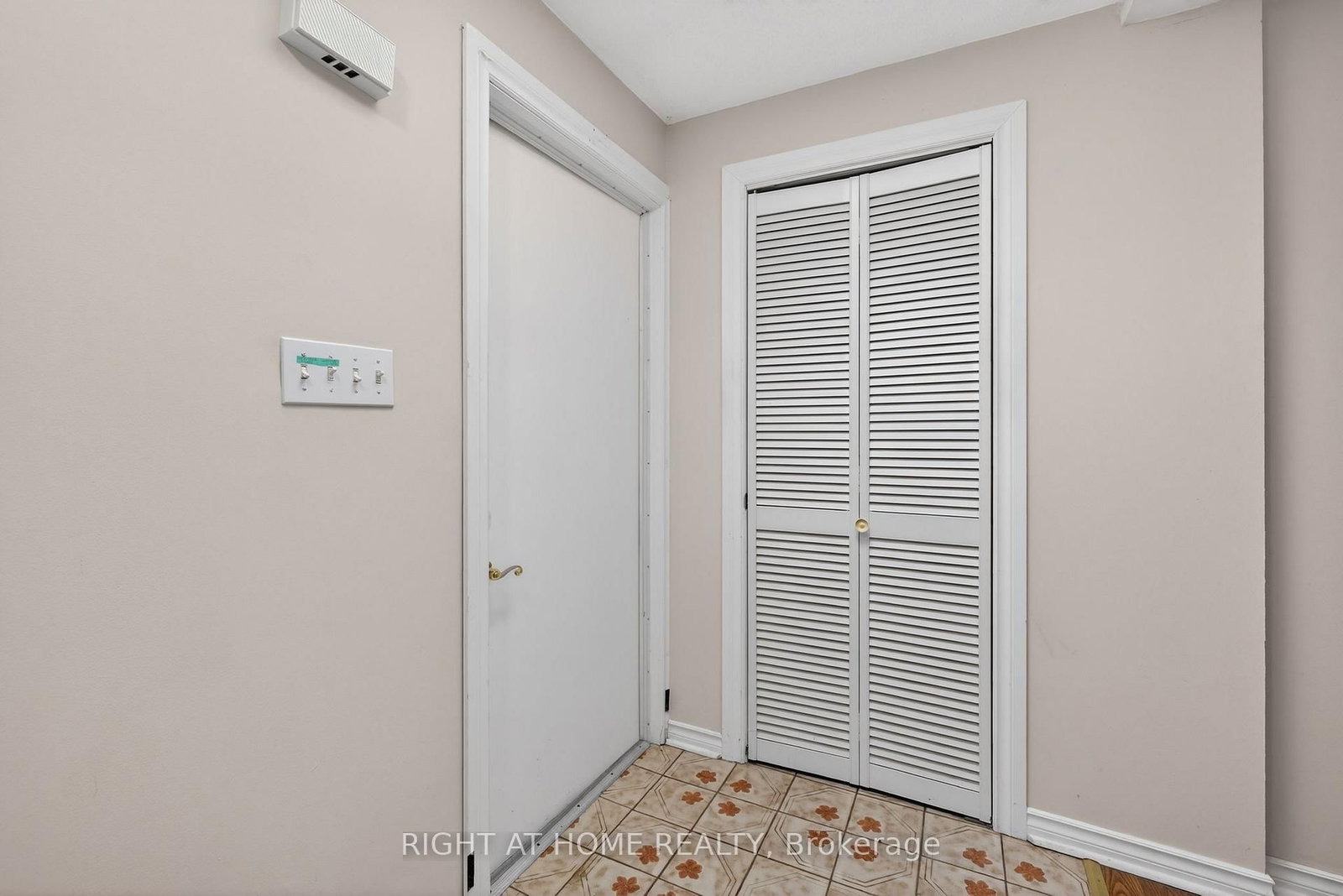 Detached House for sale at 71 Banmoor Boulevard, Toronto, Ontario, M1J 2Z4 - Woburn - MLS: E12961388