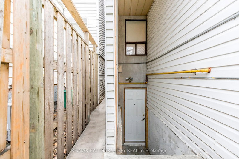 Lower - 80 Rushbrooke Ave, Toronto, M4M 3A9 | Image 2