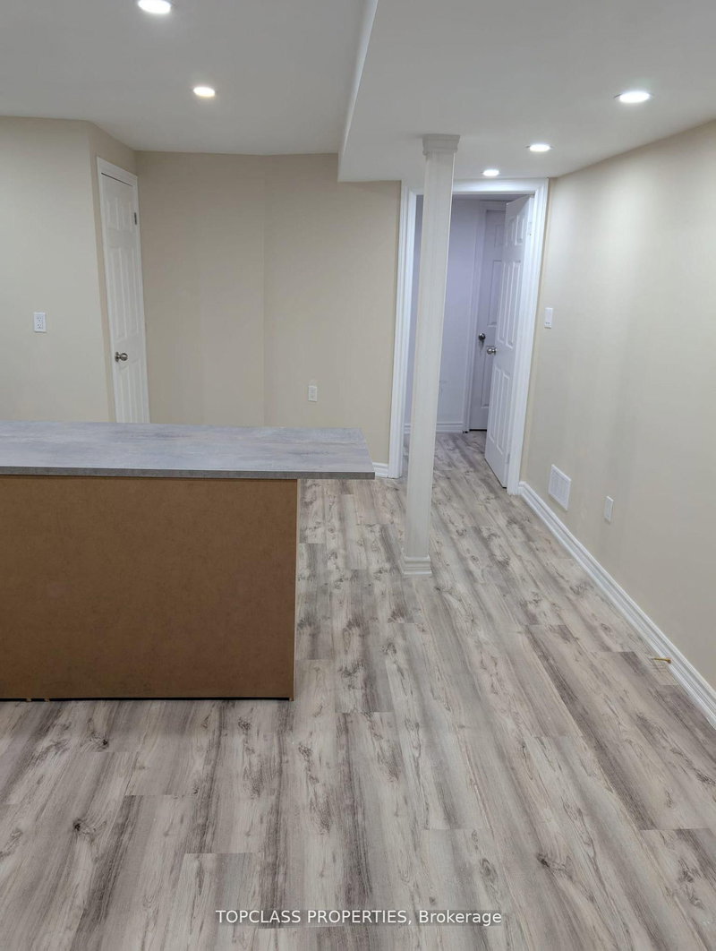 home for lease on 76 Samandria Avenue