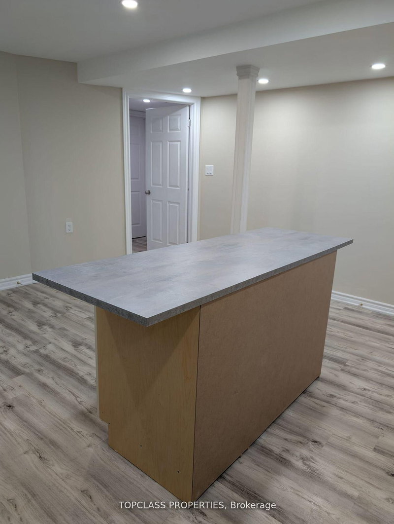 76 Samandria Ave, Whitby, L1R 3G5 | Image 3