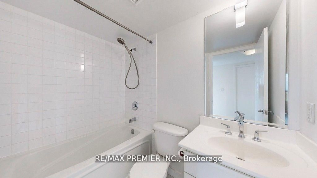 Condo for lease at 3010-36 Lee Centre Drive, Toronto, Ontario, M1H 3J1 - Woburn - MLS: E12961908