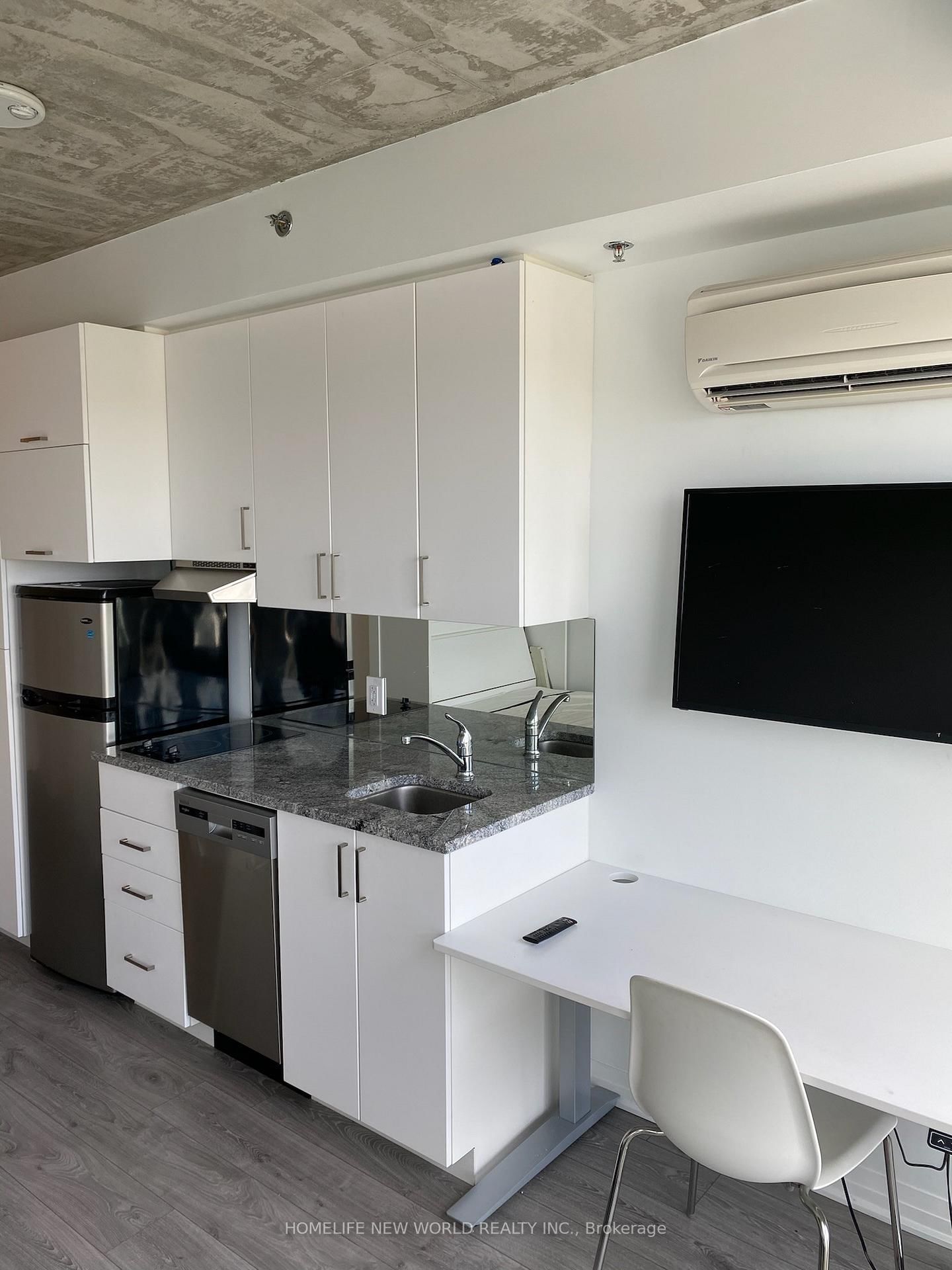 1900 Simcoe Street N, Unit 416 - Photo 6