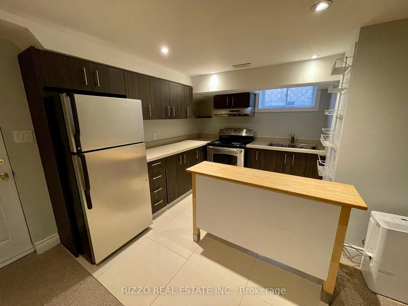 Lower - 455 Oak Park Ave, Toronto, M4C 4N6 | Image 2
