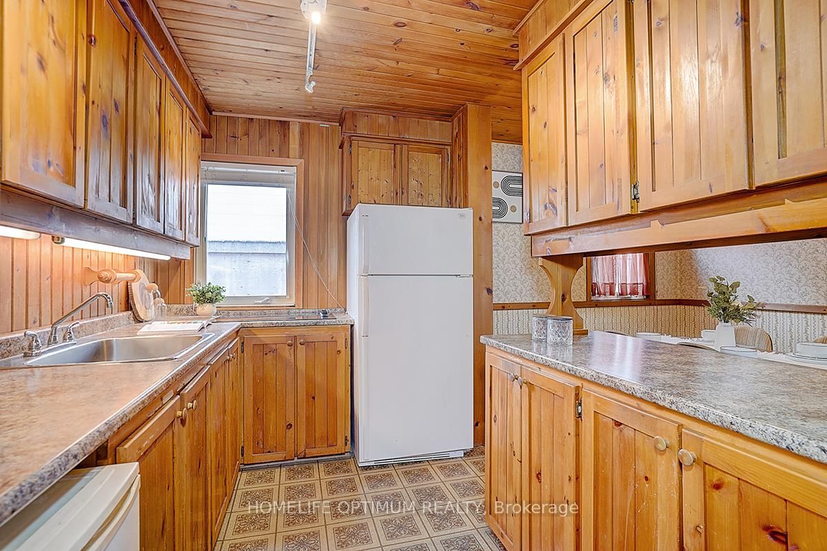 Detached House for sale at 16 Ayre Point Road, Toronto, Ontario, M1M 1G5 - Cliffcrest - MLS: E12962638