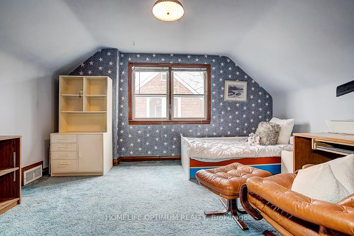 Detached House for sale at 16 Ayre Point Road, Toronto, Ontario, M1M 1G5 - Cliffcrest - MLS: E12962638