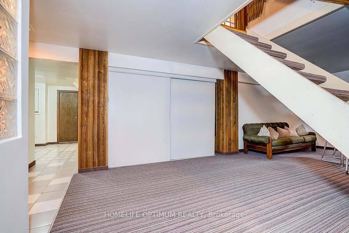 Detached House for sale at 16 Ayre Point Road, Toronto, Ontario, M1M 1G5 - Cliffcrest - MLS: E12962638