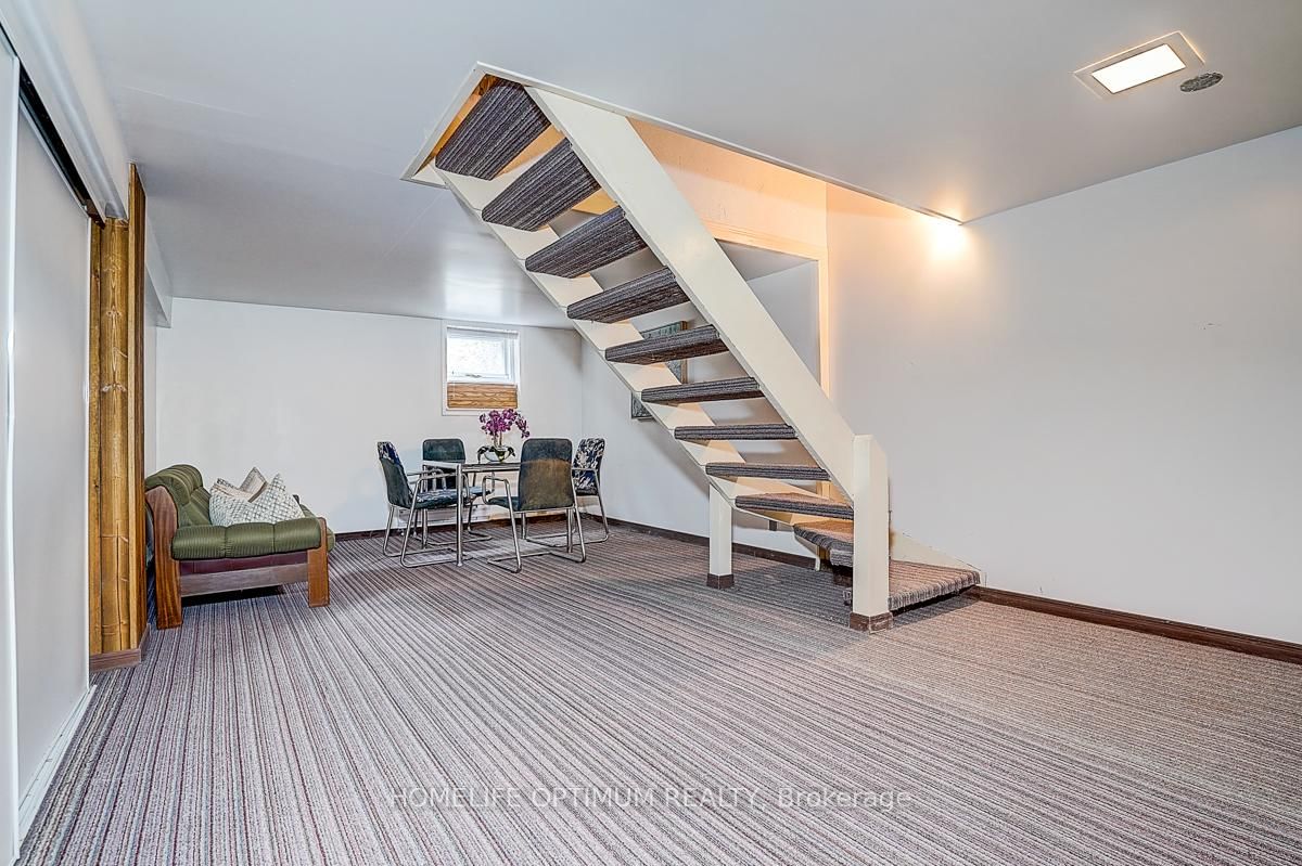 Detached House for sale at 16 Ayre Point Road, Toronto, Ontario, M1M 1G5 - Cliffcrest - MLS: E12962638