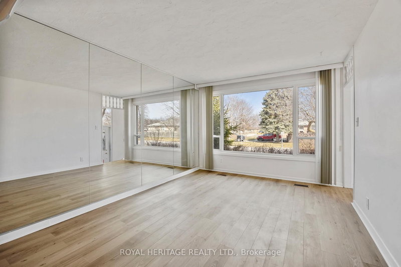 121 Tulloch Dr, Ajax, L1S 2S7 | Image 3