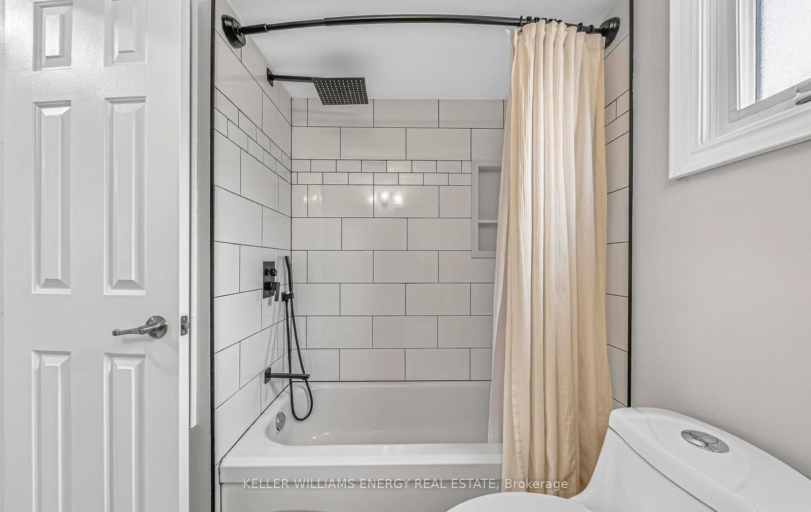 Detached House for sale at 55 Long Drive, Whitby, Ontario, L1N 8E5 - Blue Grass Meadows - MLS: E12962774