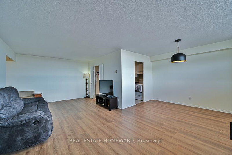 1015 - 2550 Pharmacy Ave, Toronto, M1W 1H9 | Image 2