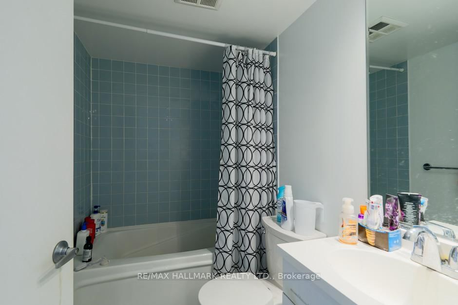 Condo for lease at 911-36 Lee Centre Drive, Toronto, Ontario, M1H 3K2 - Woburn - MLS: E12963030