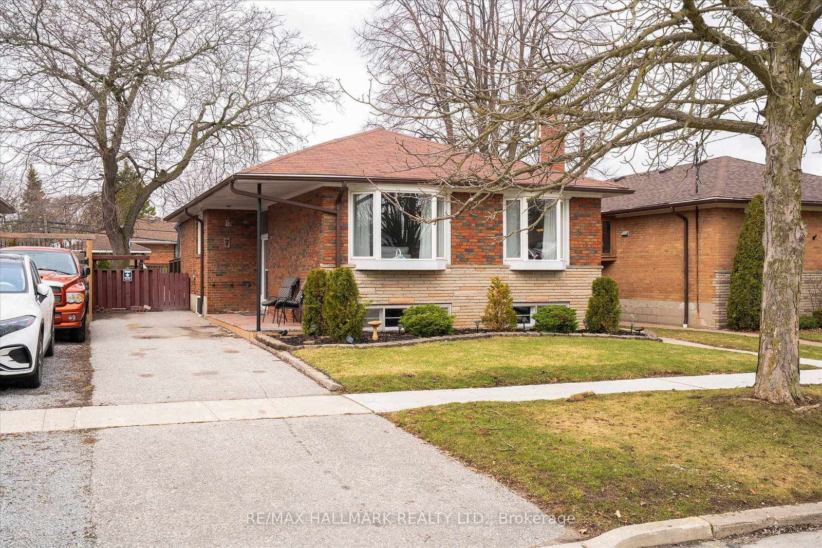 Detached House for sale at 7 Grassington Crescent, Toronto, Ontario, M1G 1X4 - Woburn - MLS: E12963604