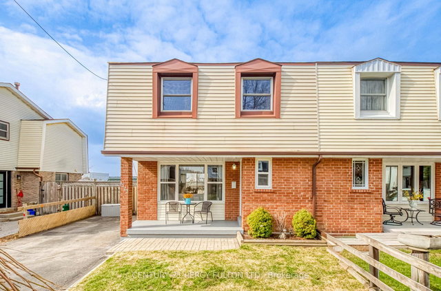 1323 Fenelon Crescent