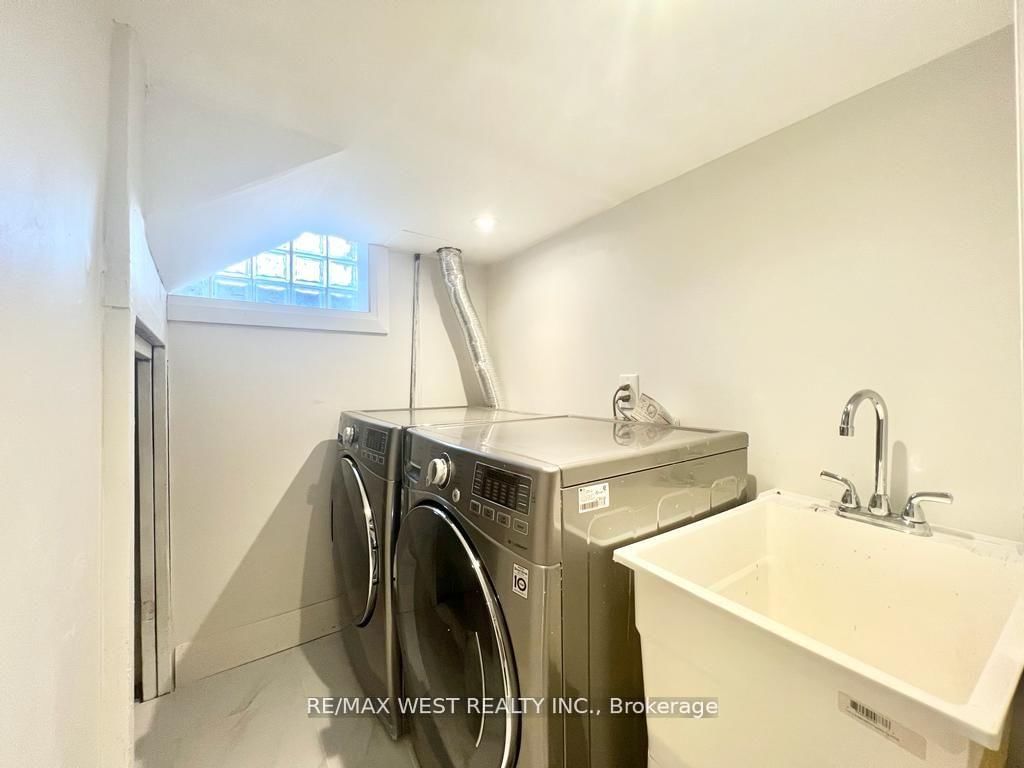 Detached House for lease at BSMT-4 Sutherland Avenue, Toronto, Ontario, M4C 1R8 - Crescent Town - MLS: E12963828