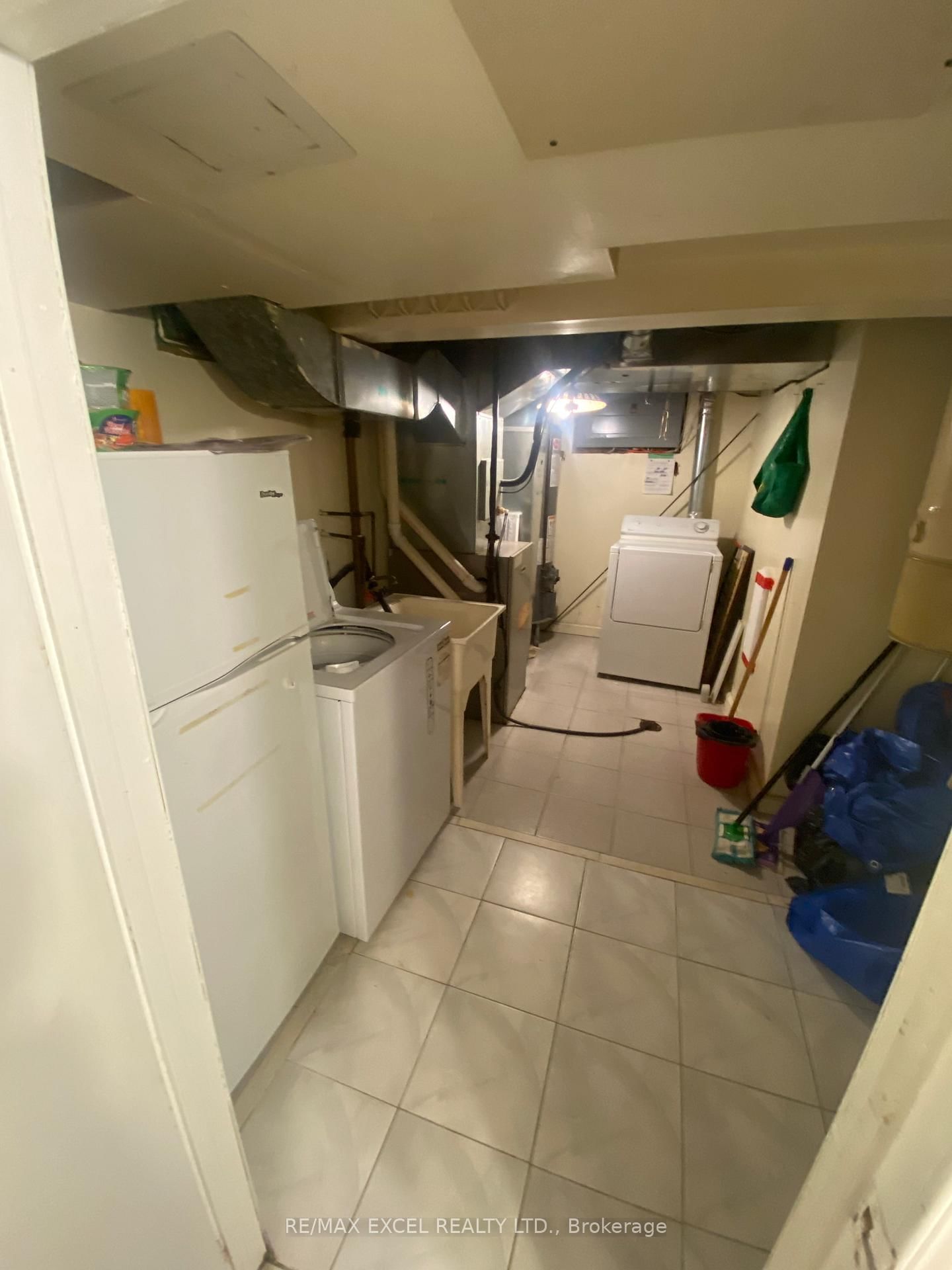 Detached House for lease at Basement-102 Orton Park Road, Toronto, Ontario, M1G 3G8 - Woburn - MLS: E12963908