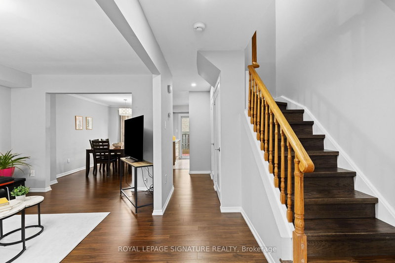 93 - 580 Eyer Dr, Pickering, L1W 3B7 | Image 3