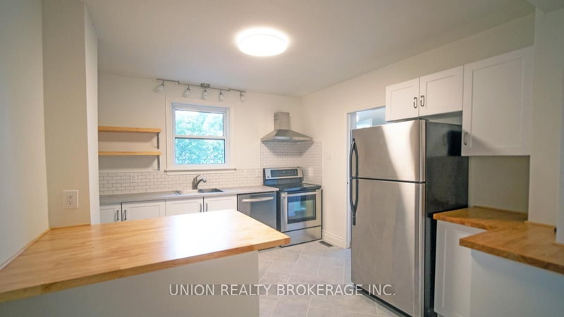 368 Main St, Toronto, M4C 4X8 | Image 2