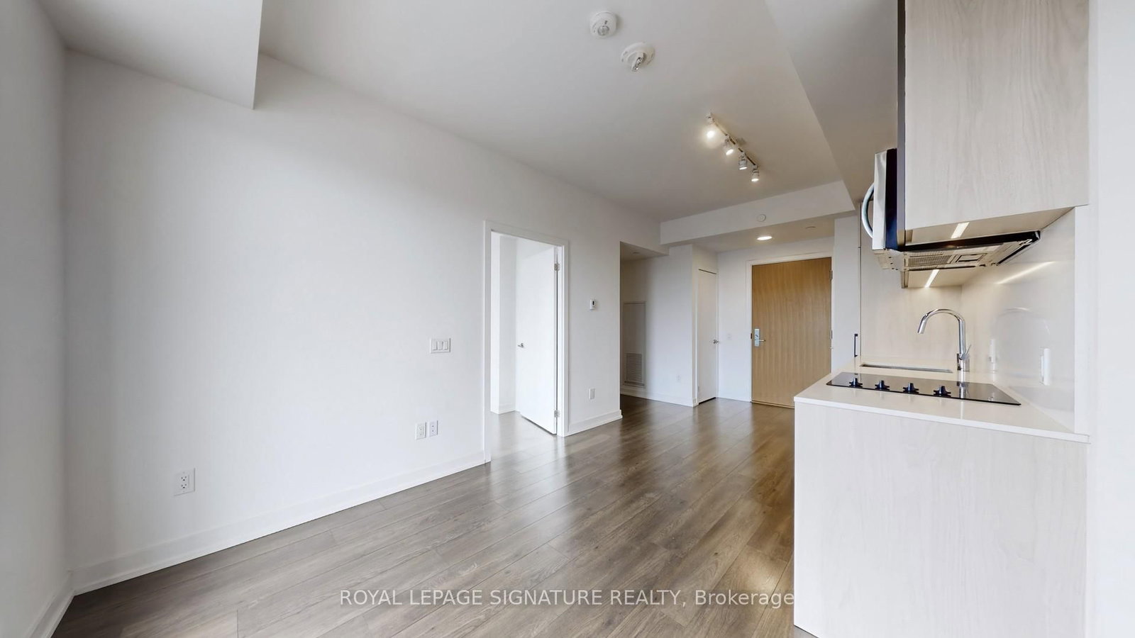 150 Logan Avenue, Unit 633 - Photo 10