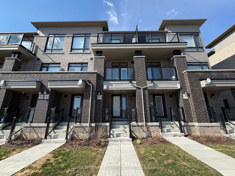 home for lease on 22 Esquire Way