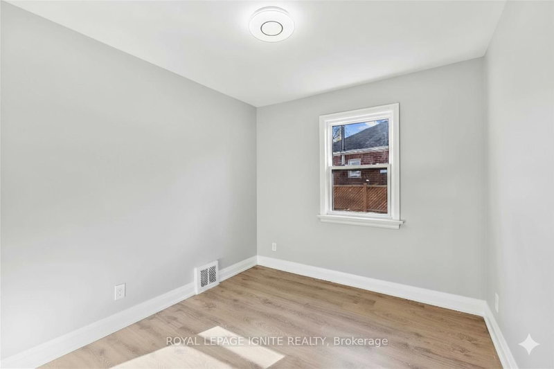 Main - 35 Archwood Cres, Toronto, M1R 3M1 | Image 3