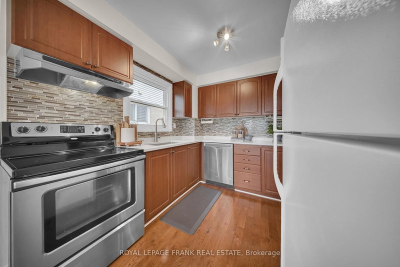 76 Cornwall Dr, Ajax, L1T 3E9 | Image 3