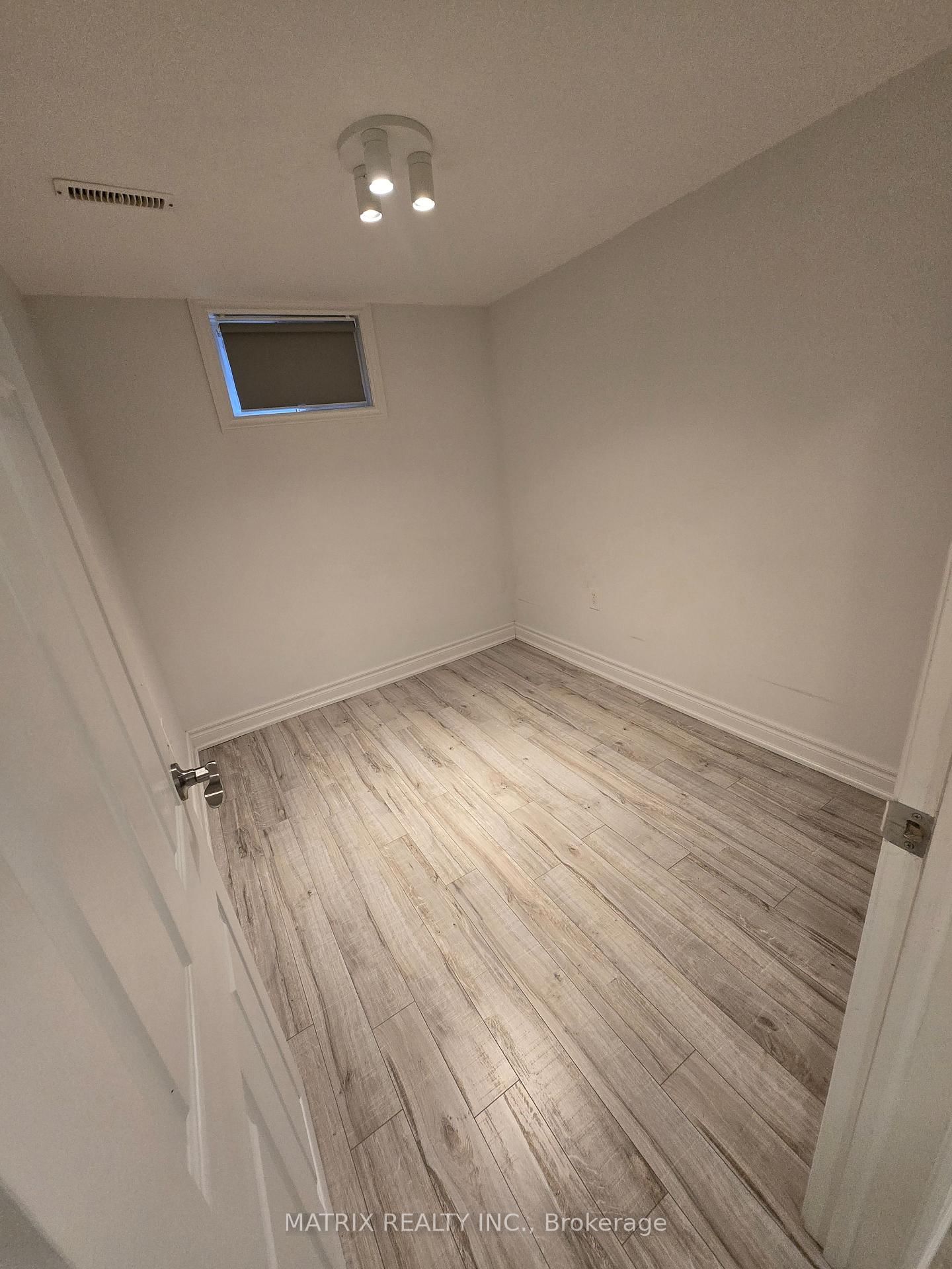 20 Arkona Drive, Unit Bsmt - Photo 4