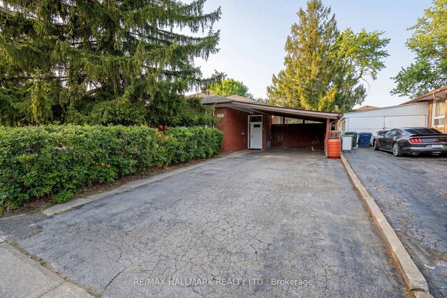 3782 St.Clair Avenue E