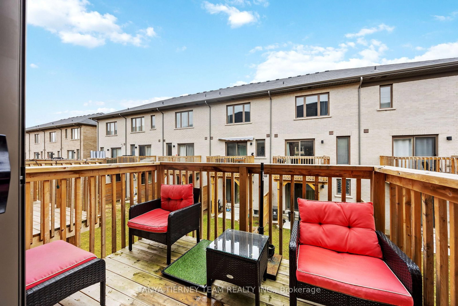 Townhouse for sale at 34 Shawfield Way, Whitby, Ontario, L1R 0N8 - Pringle Creek - MLS: E12966568