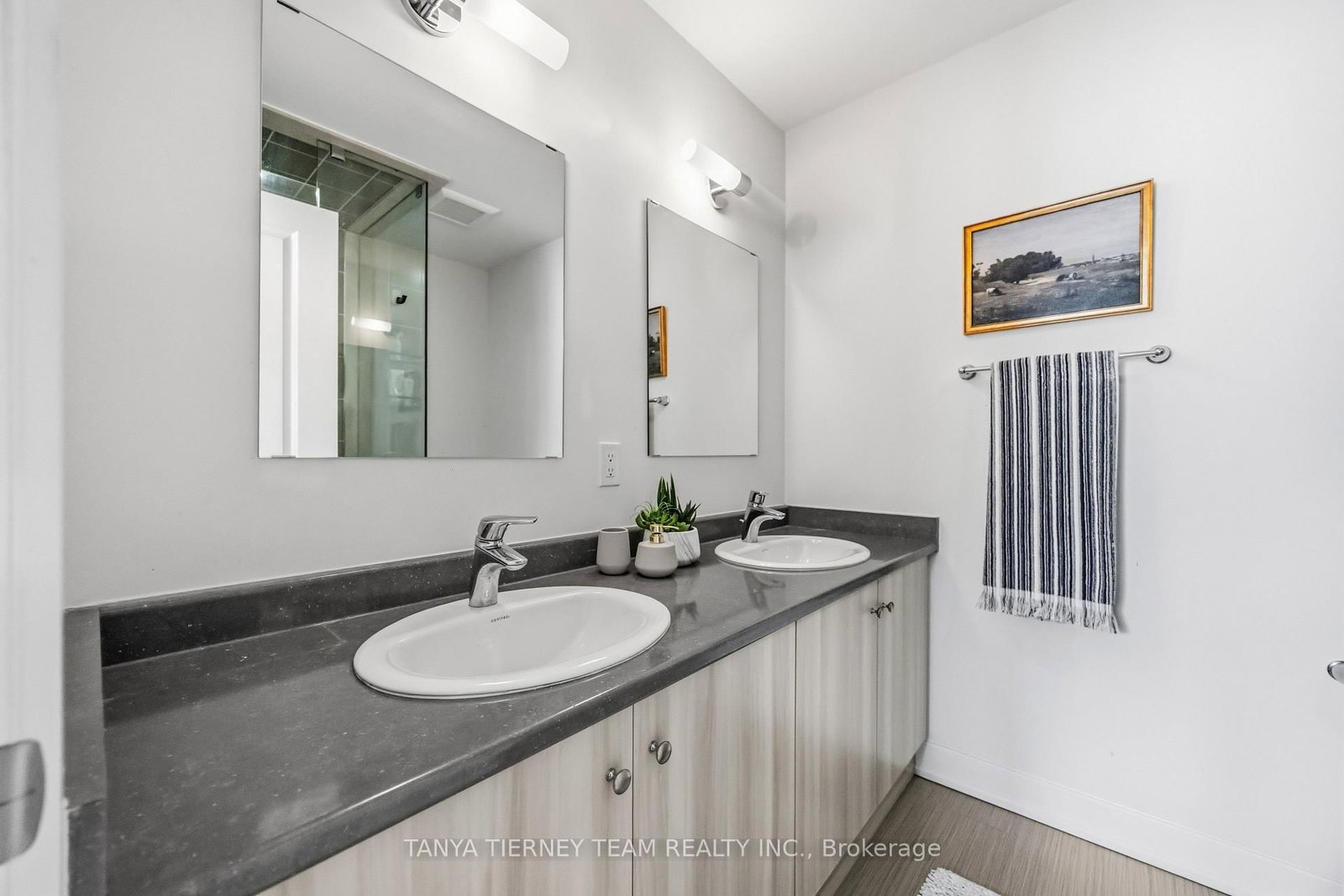 Townhouse for sale at 34 Shawfield Way, Whitby, Ontario, L1R 0N8 - Pringle Creek - MLS: E12966568