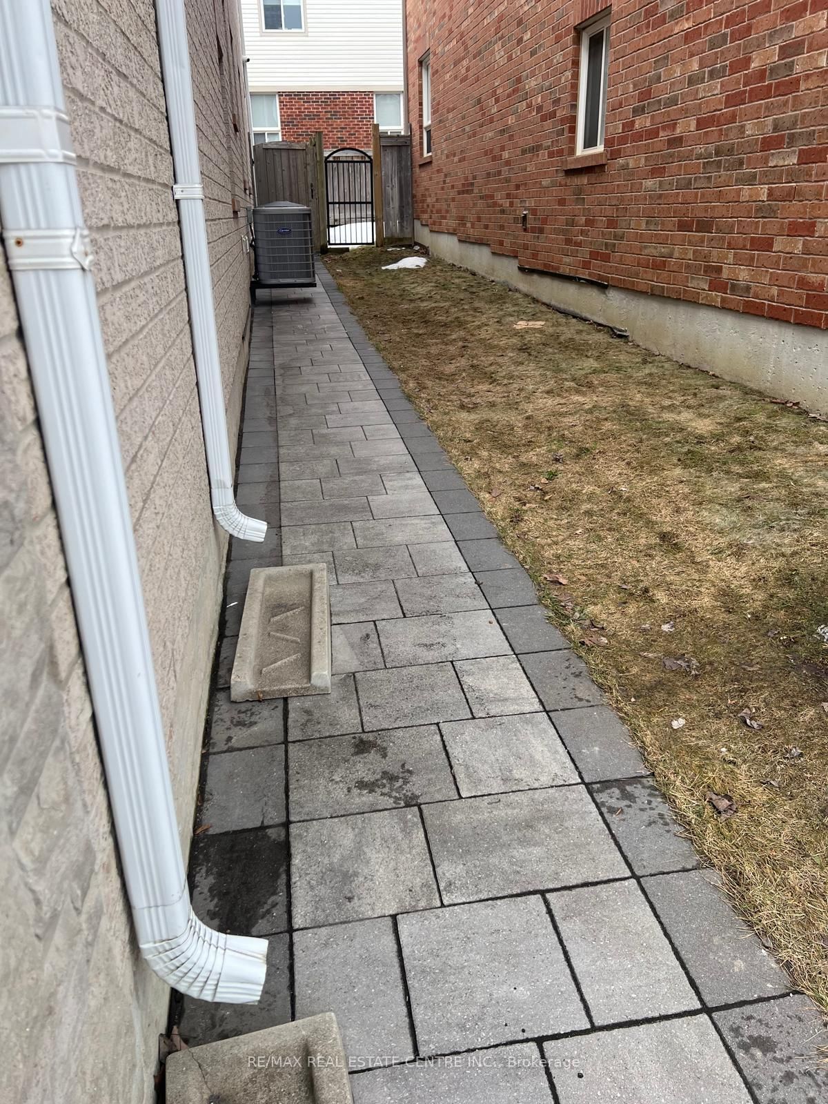 1870 ESTERBROOK Drive - Photo 21