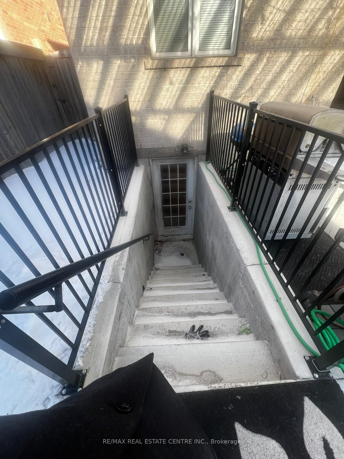 1870 ESTERBROOK Drive - Photo 3