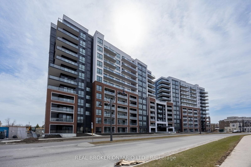 home for lease on 402-51 Clarington Boulevard