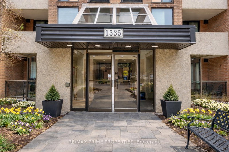 302 - 1535 Diefenbaker Crt, Pickering, L1V 3W2 | Image 2