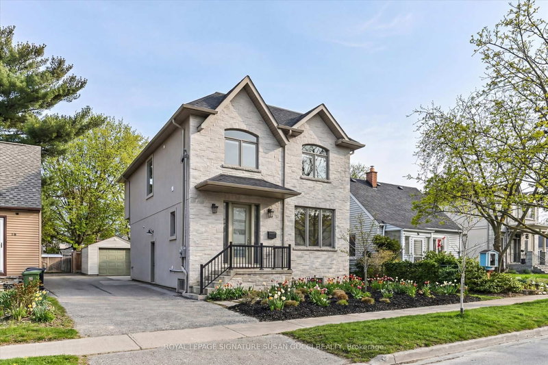 20 Warvet Cres, Toronto, M4B 1P3 | Image 2
