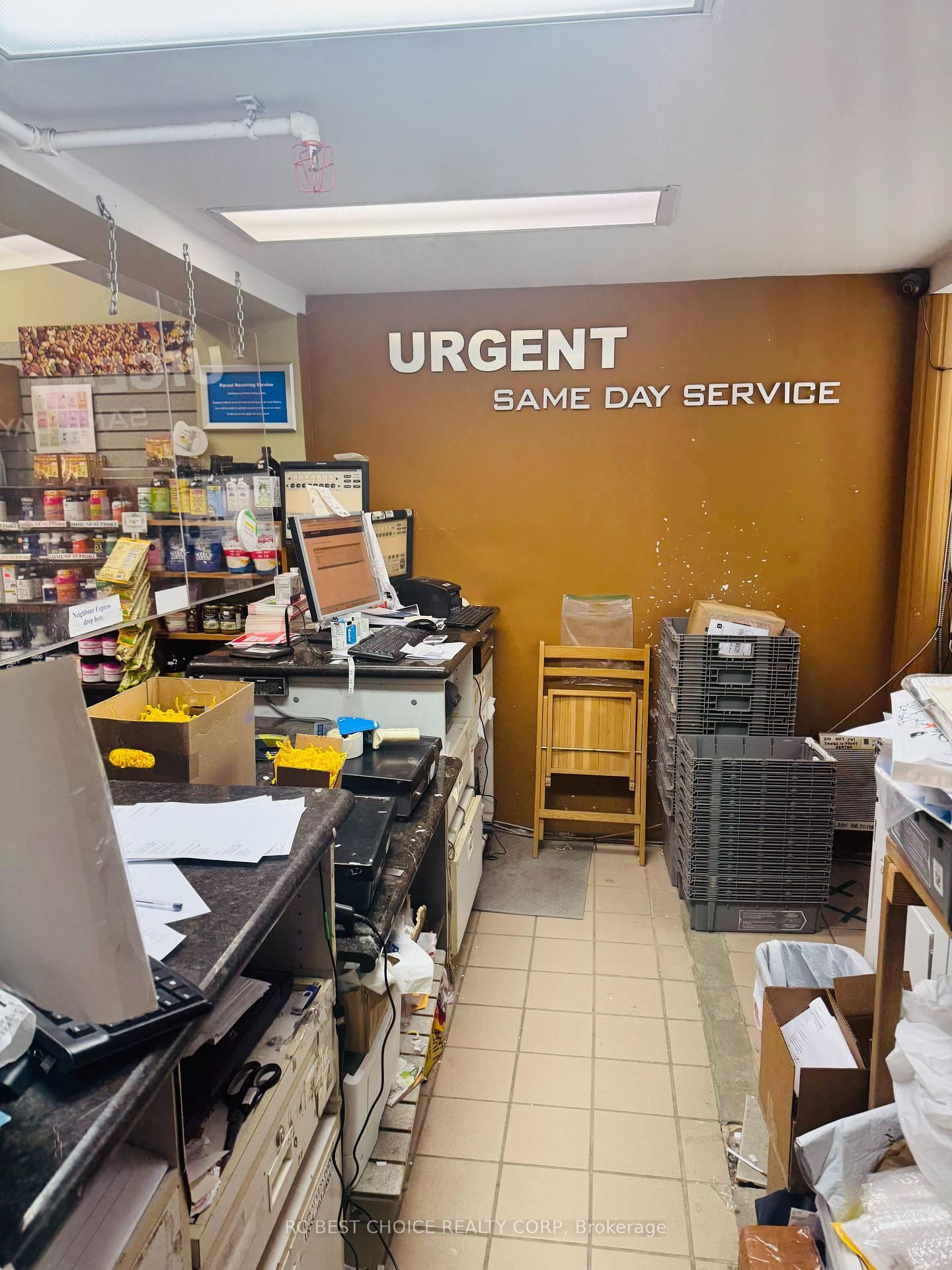 300 Coxwell Avenue, Unit 101 - Photo 8