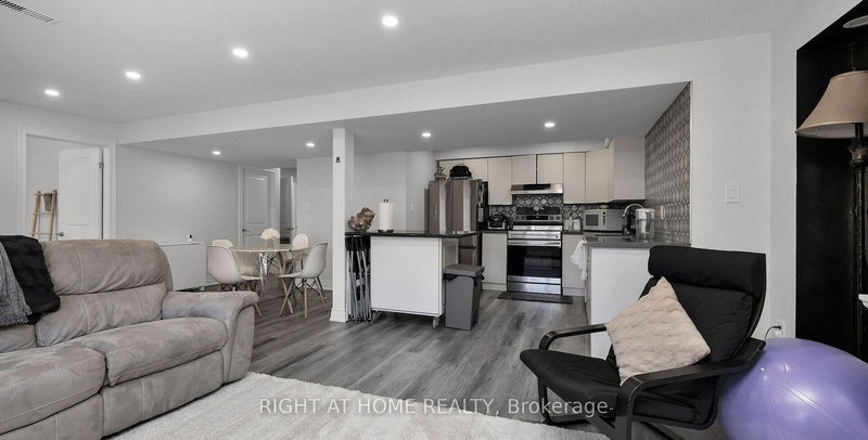 43 Westfield Dr, Whitby, L1P 0E8 | Image 3