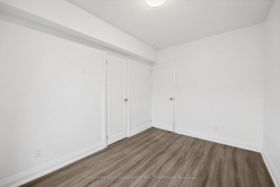 84 Taunton Road W — photo 4